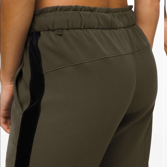NWOT Lululemon On the Fly Jogger *Velvet Trim
Dark Olive / Black - Picture 3 of 5